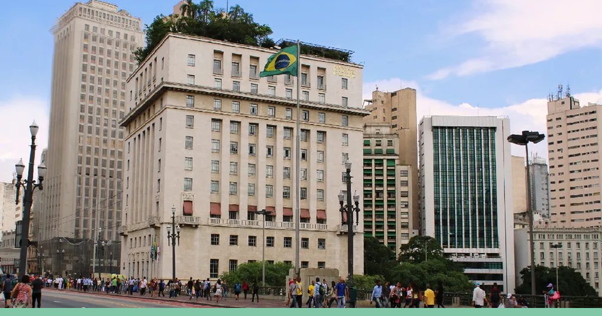Coleta grátis e sem mínimo: quando terceirizar a entrega compensa